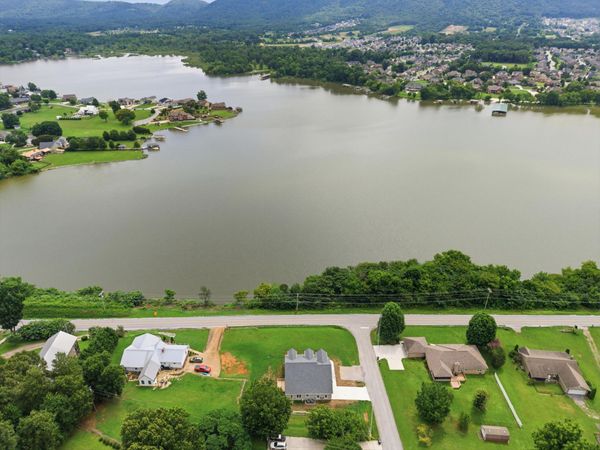 8211 Snow Hill Road, Ooltewah, TN 37363