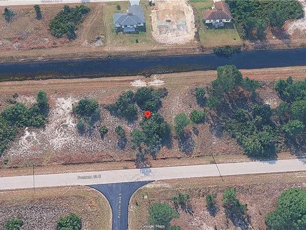 1122 Fontana ST E, LEHIGH ACRES, FL 33974