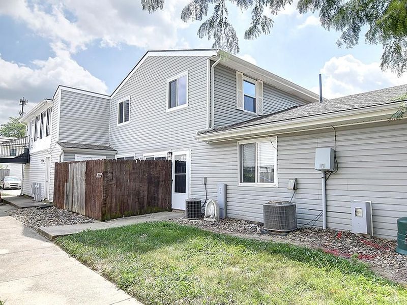 306 Chadwick Place, Fairborn, OH 45324 Photo 2