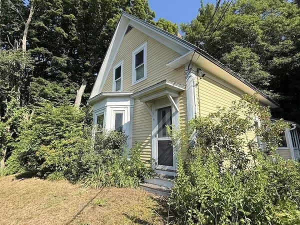 9 Old Main Street, Warner, NH 03278