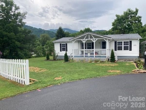 121 J F Morris Drive, Waynesville, NC 28786