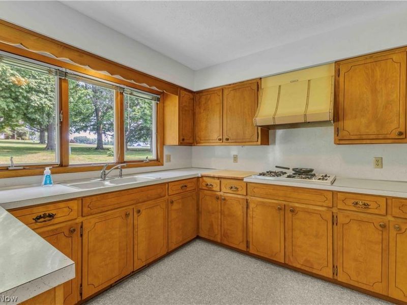 388 Cheryl Drive , Tallmadge, OH 44278 Photo 8