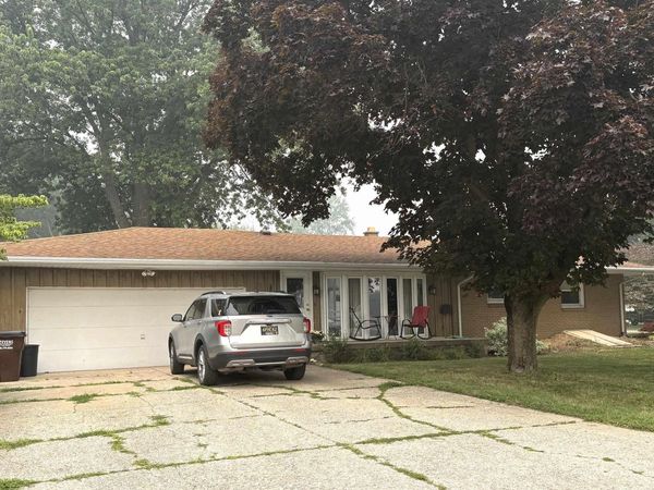 5043 Brentwood Drive, Monroe, MI 48161