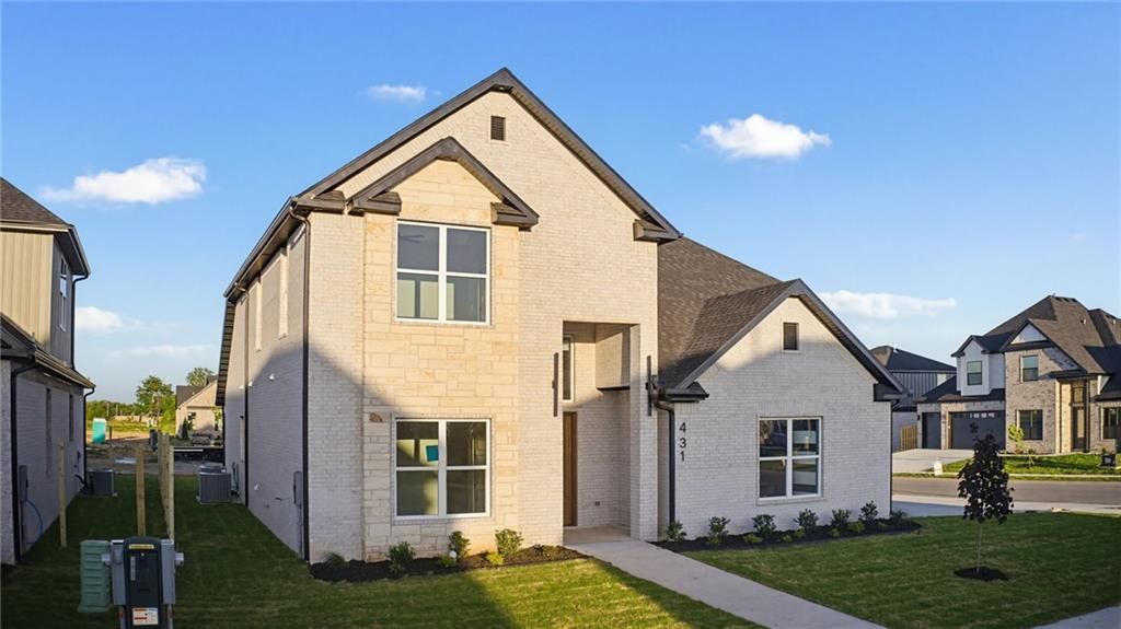 431 Hedge Drive , Centerton, AR 72719 Main Photo