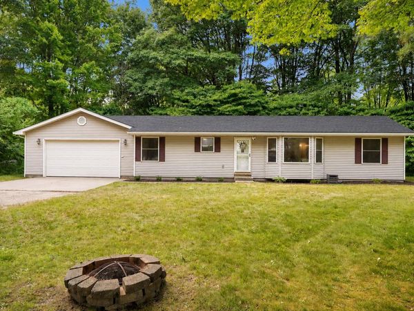2841 W 92nd, Newaygo, MI 49337