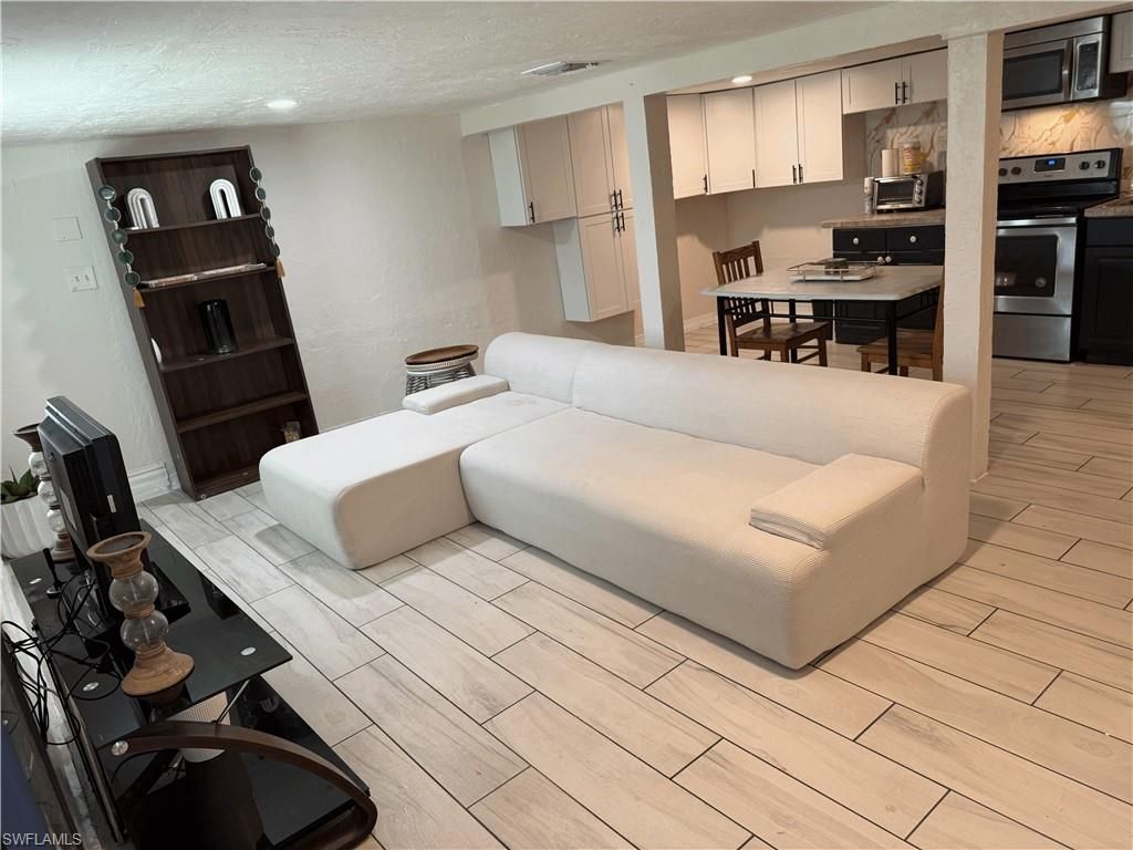 3516 E Riverside Dr, Fort Myers, FL 33916 Photo
