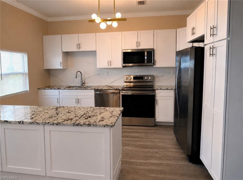 3516 E Riverside Dr, Fort Myers, FL 33916 Photo