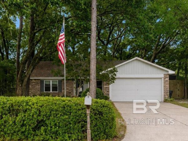 105 Plaza Circle, Daphne, AL 36526