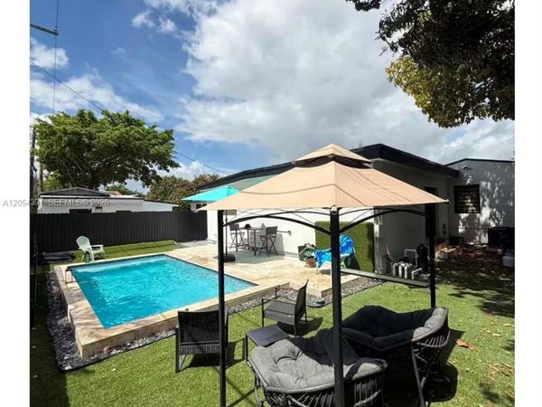 1884 SW 16th St , Unit Room, Miami, FL 33145