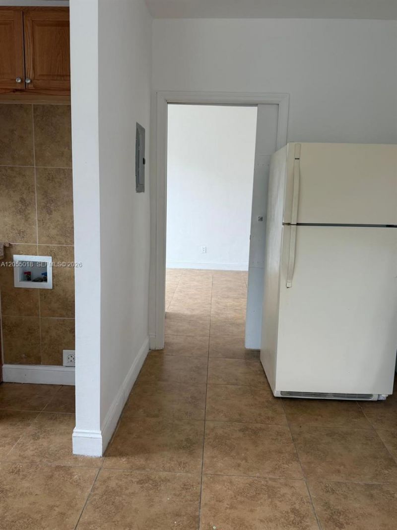 4152 SW 13th St , Unit 7, Miami, FL 33134 Photo