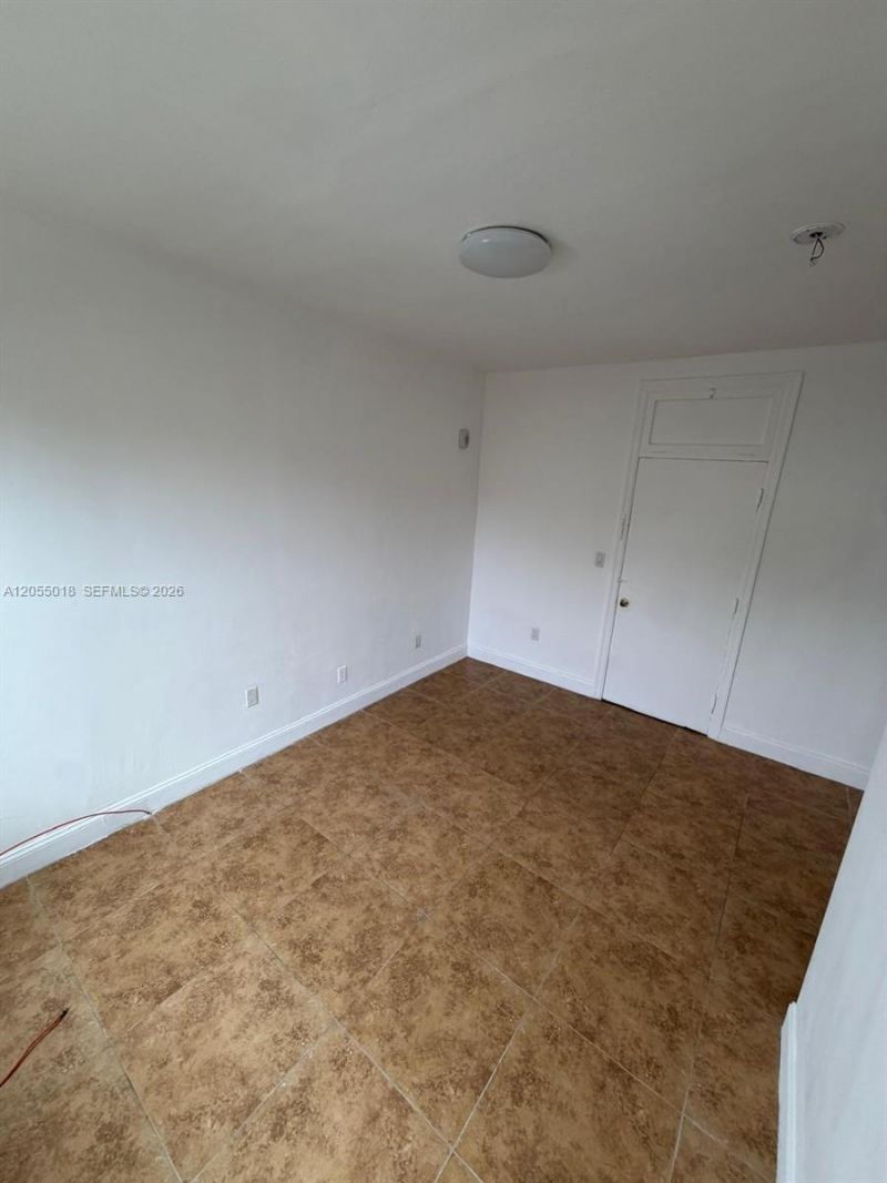 4152 SW 13th St , Unit 7, Miami, FL 33134 Photo