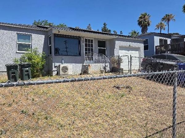 4039 King Street , La Mesa, CA 91941