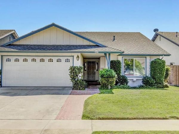 11546 Wyandotte Street, Los Angeles, CA 91605