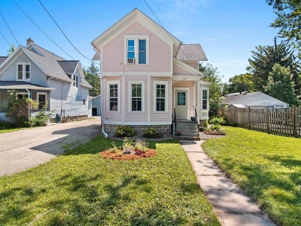 1646 ELMWOOD AVENUE, Oshkosh, WI 54901