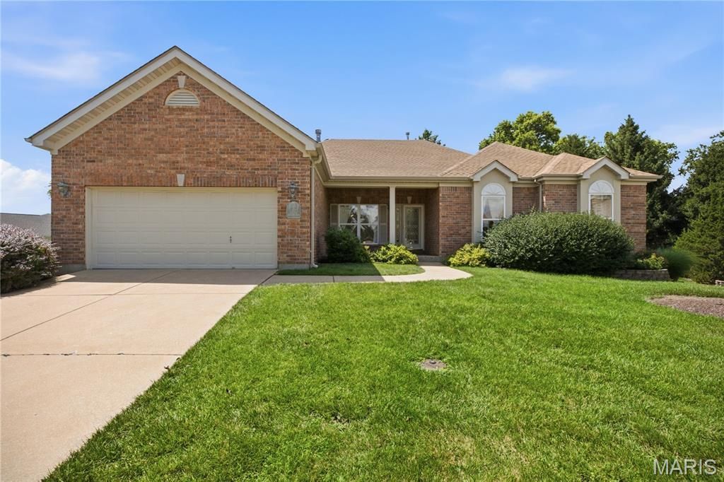 1011 Nooning Tree Drive , Chesterfield, MO 63017 Main Photo
