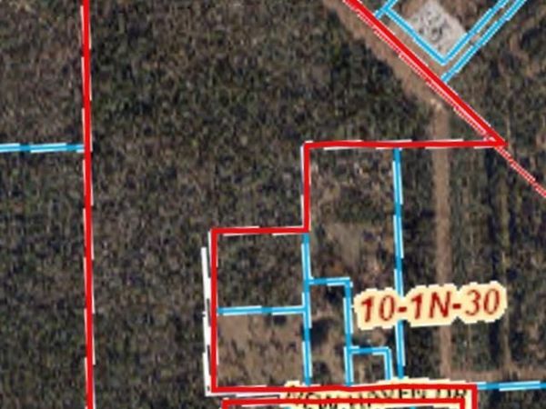 947 New Haven Dr, Cantonment, FL 32533