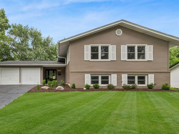 3239 Stillwell Court, Woodridge, IL 60517