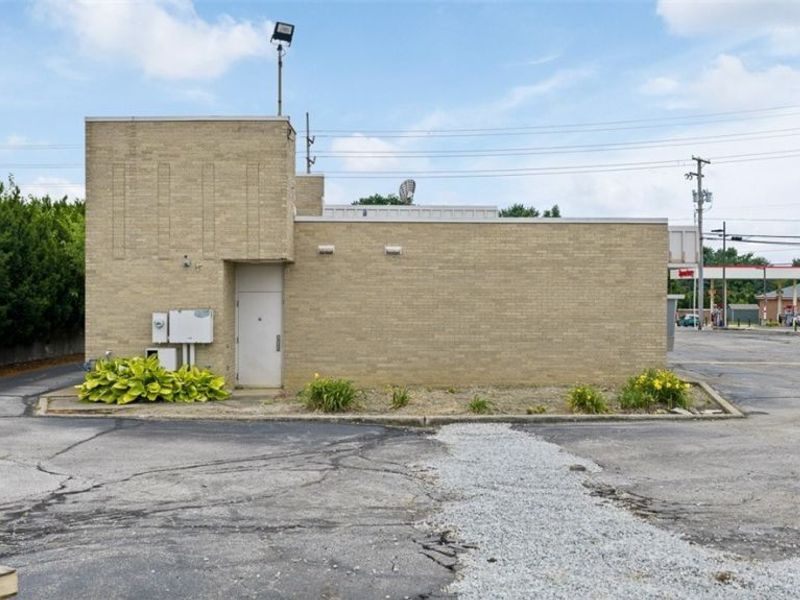 6336 Middlebranch Avenue NE, Canton, OH 44721 Photo 2