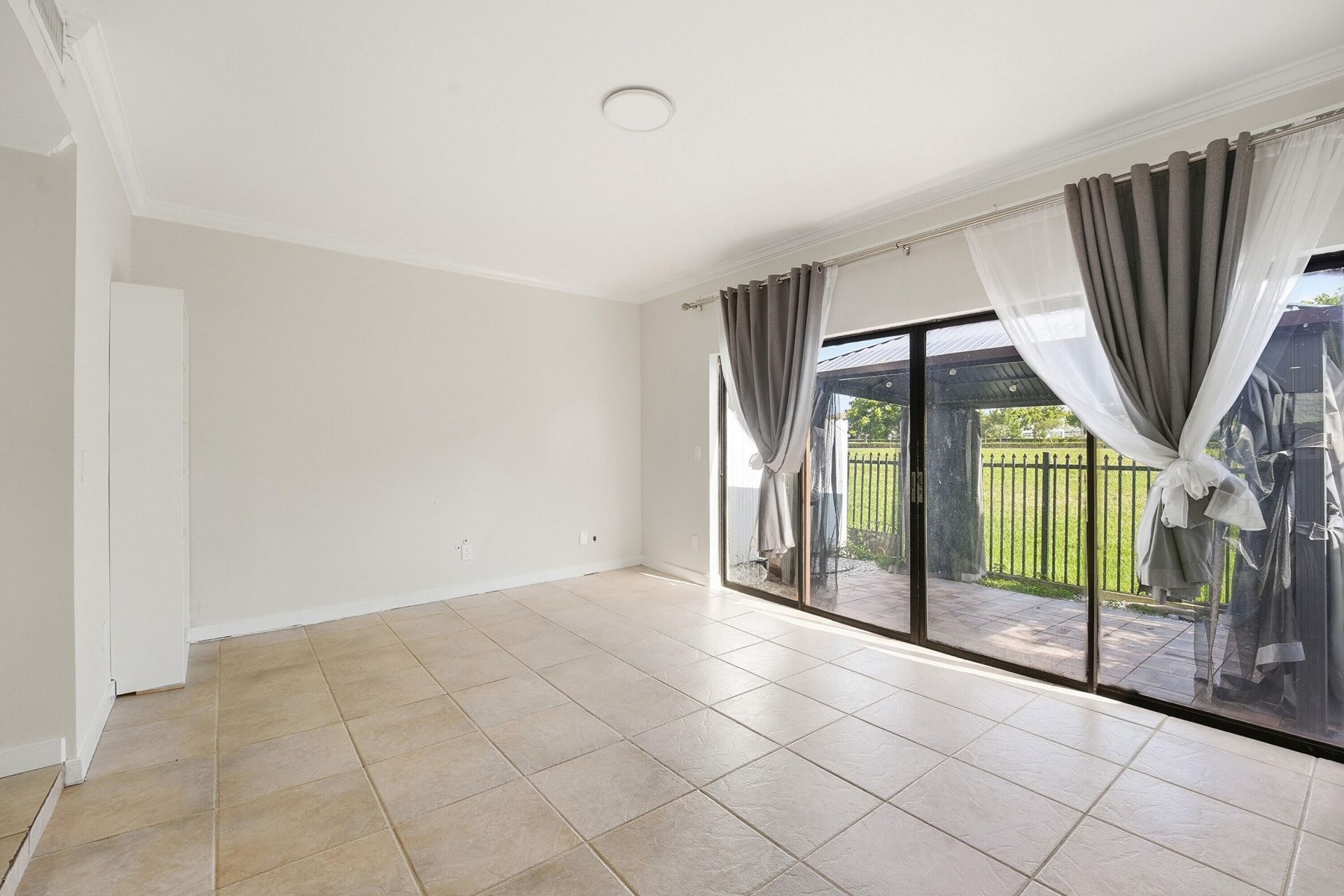 642 NE 195th Street, Miami, FL 33179 Photo