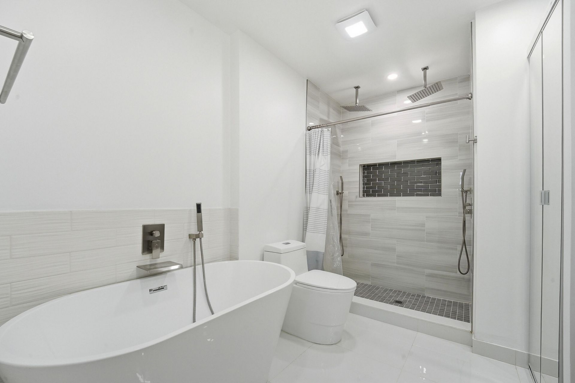 642 NE 195th Street, Miami, FL 33179 Photo