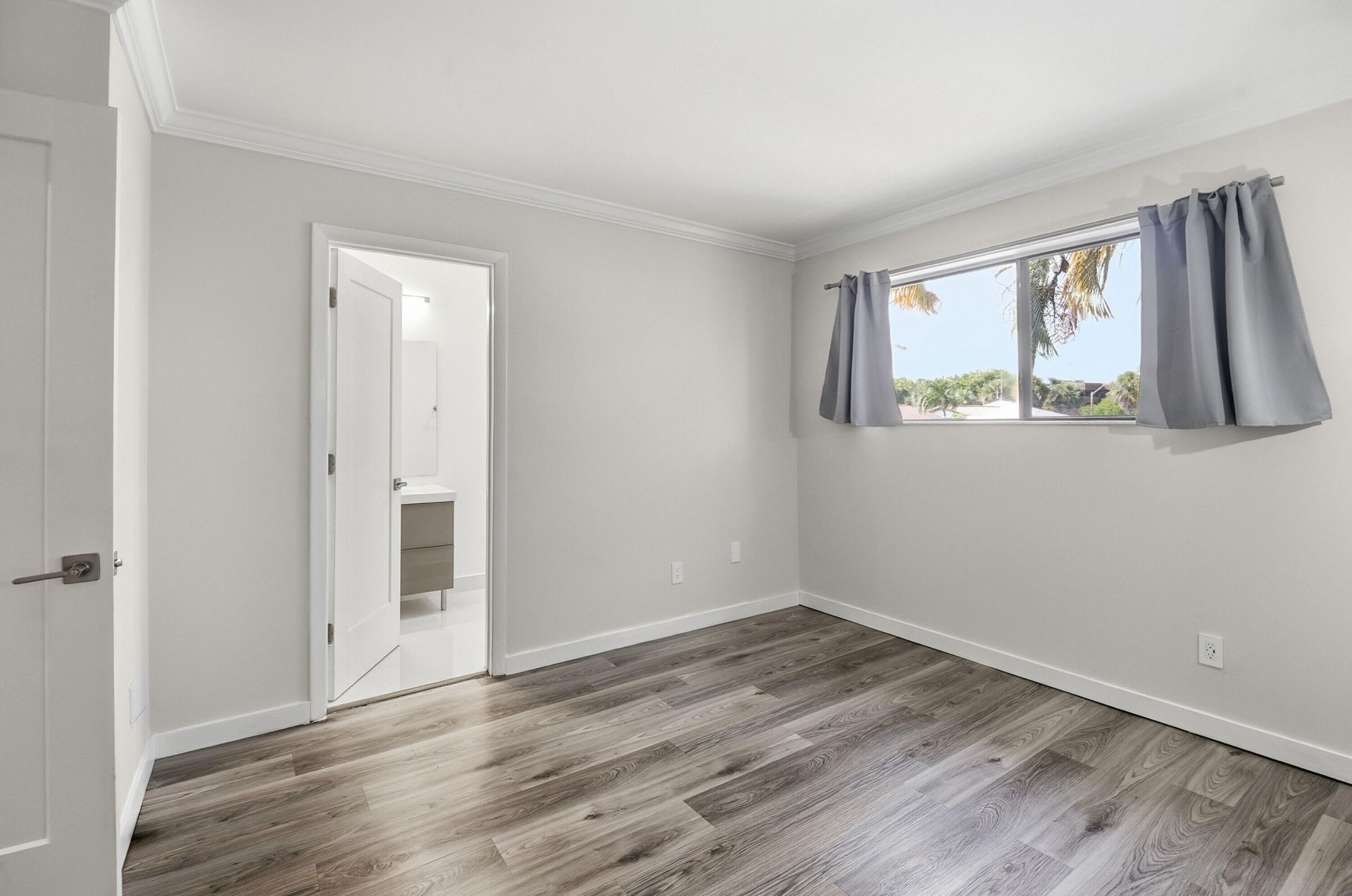 642 NE 195th Street, Miami, FL 33179 Photo
