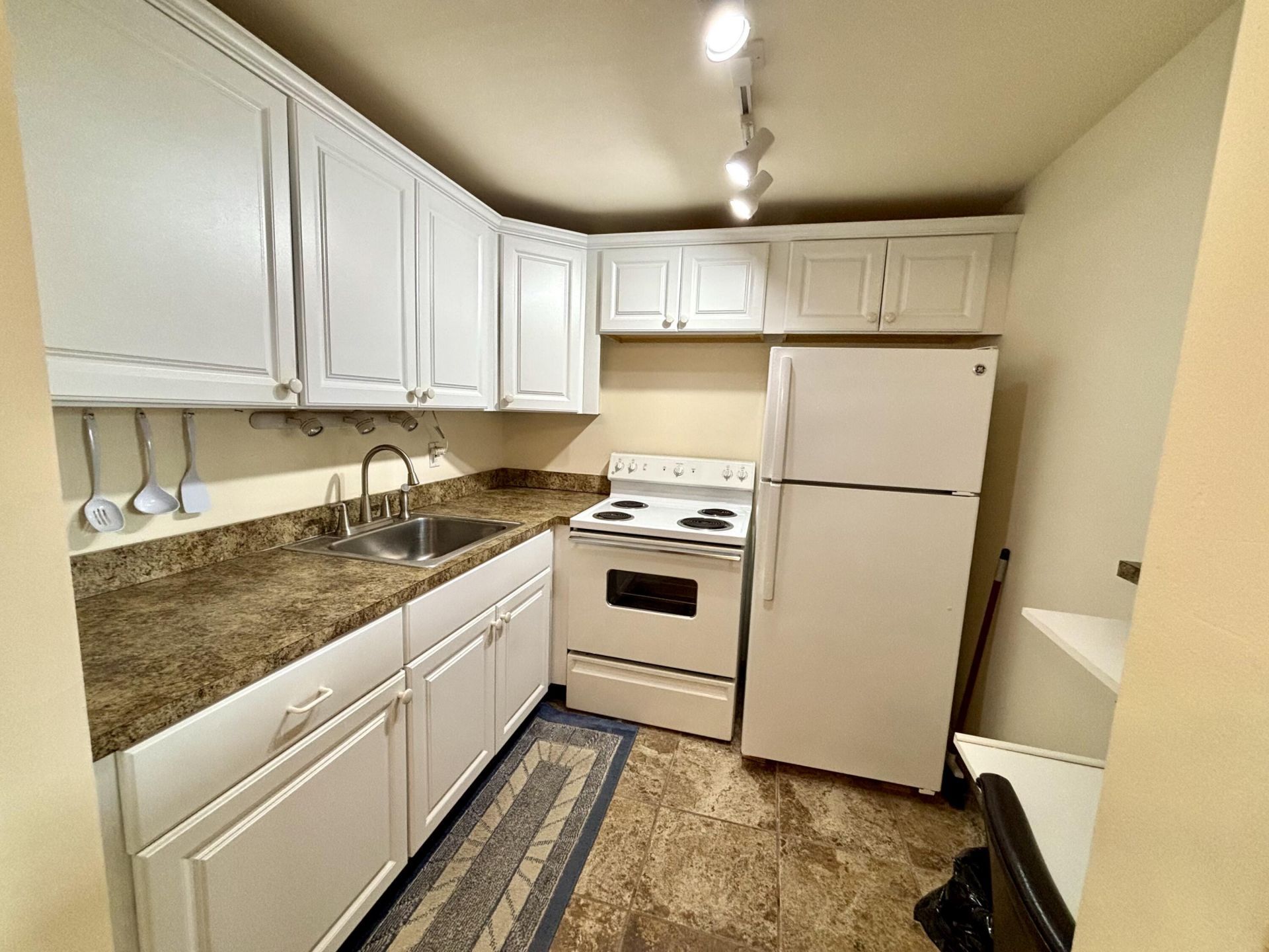 150 Easthampton G, Unit 150, West Palm Beach, FL 33417 Photo