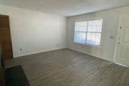 8042 Thelen Street photo 4