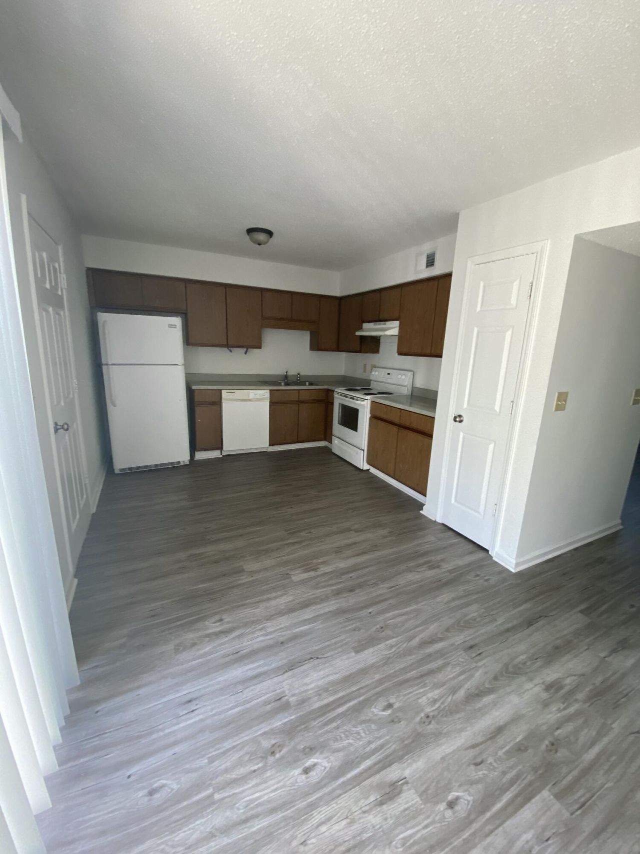 8042 Thelen Street Photo 6