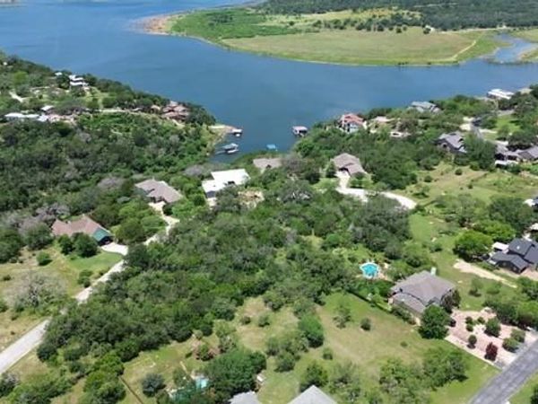 29-32 Hummingbird WAY , Spicewood, TX 78669