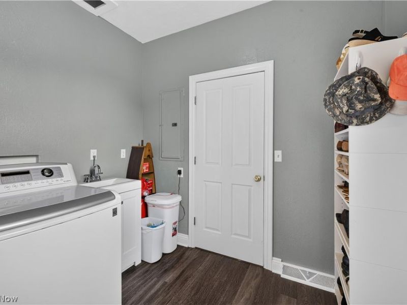 49695 Parkview Drive, East Liverpool, OH 43920 Photo 25