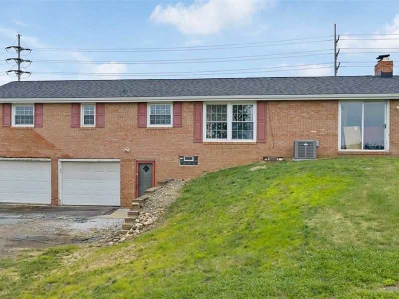 6328 Middlebranch Avenue NE, Canton, OH 44721 Photo 2