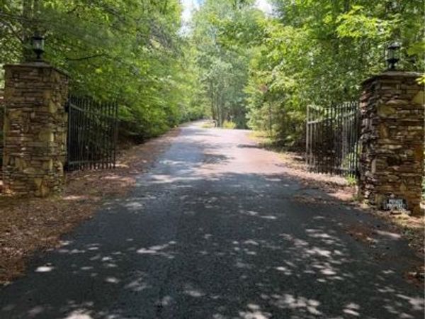 13 Pinnacle Court , Blairsville, GA 30512