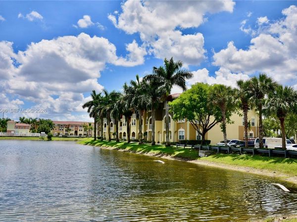 10870 NW 88th Ter, Unit 222, Doral, FL 33178