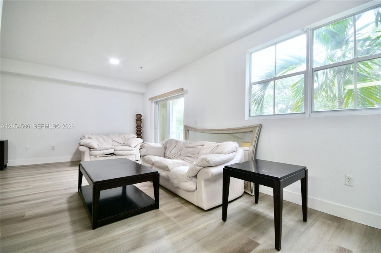 10870 NW 88th Ter , Unit 222, Doral, FL 33178 Photo