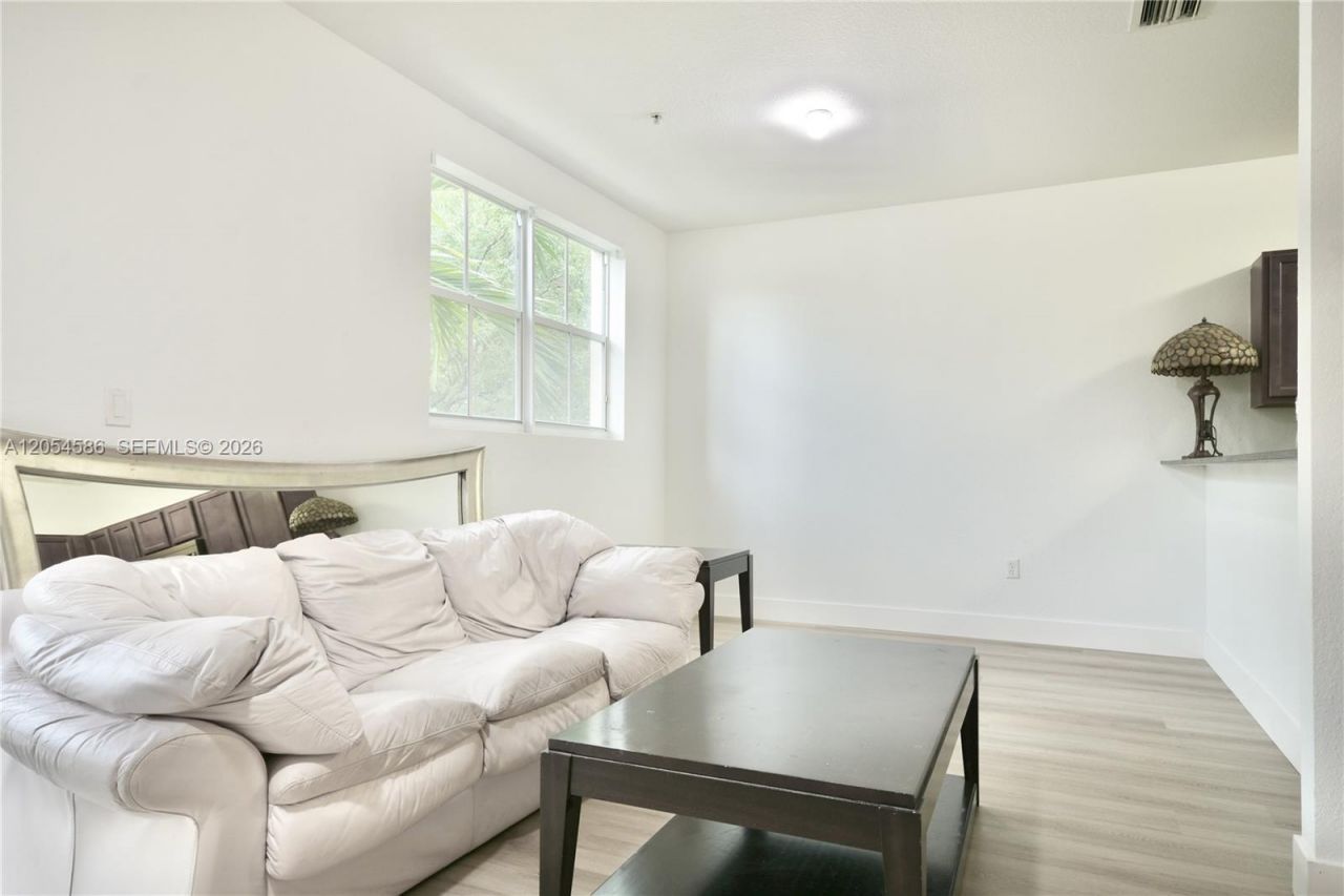10870 NW 88th Ter , Unit 222, Doral, FL 33178 Photo