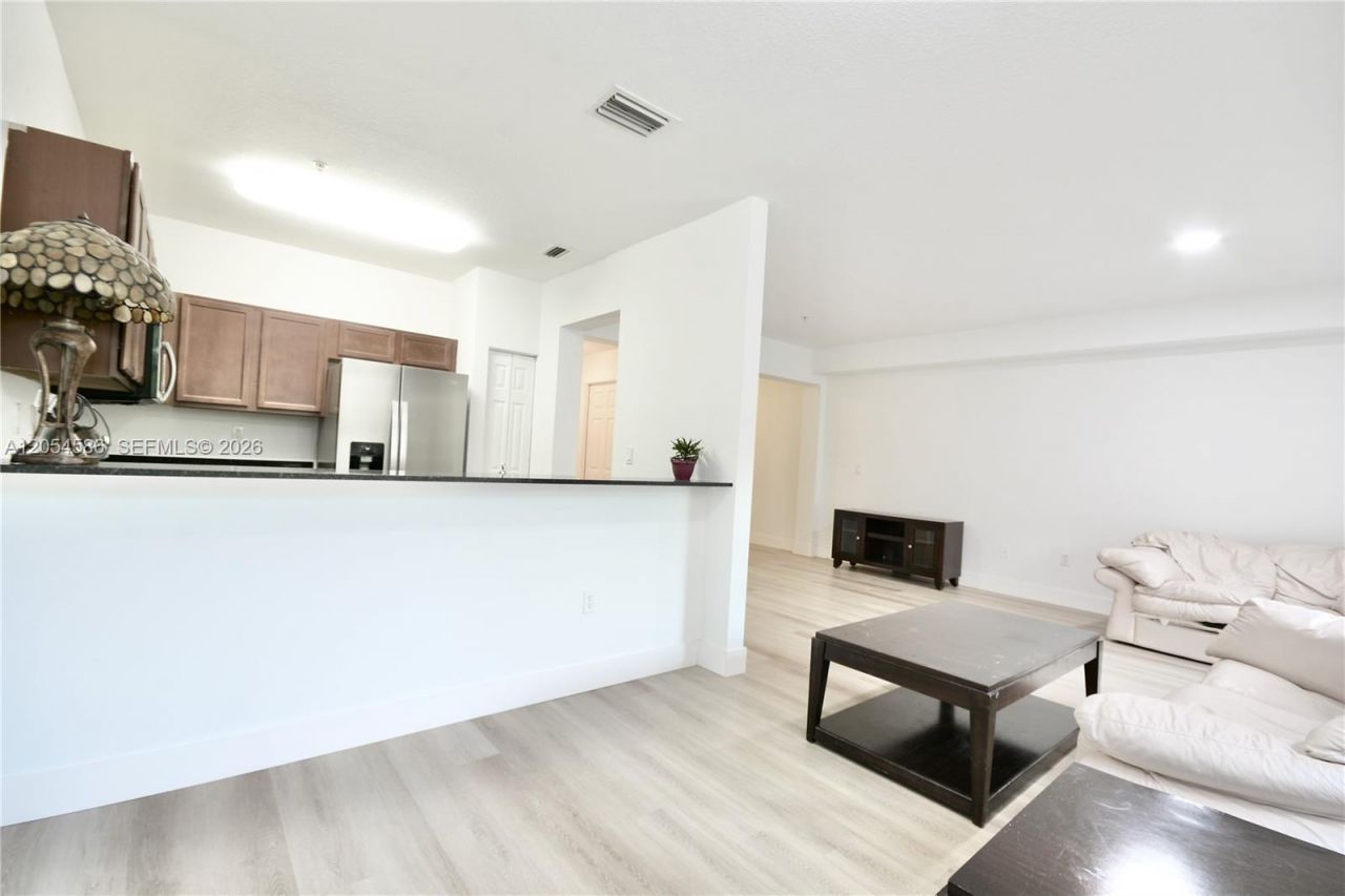 10870 NW 88th Ter , Unit 222, Doral, FL 33178 Photo