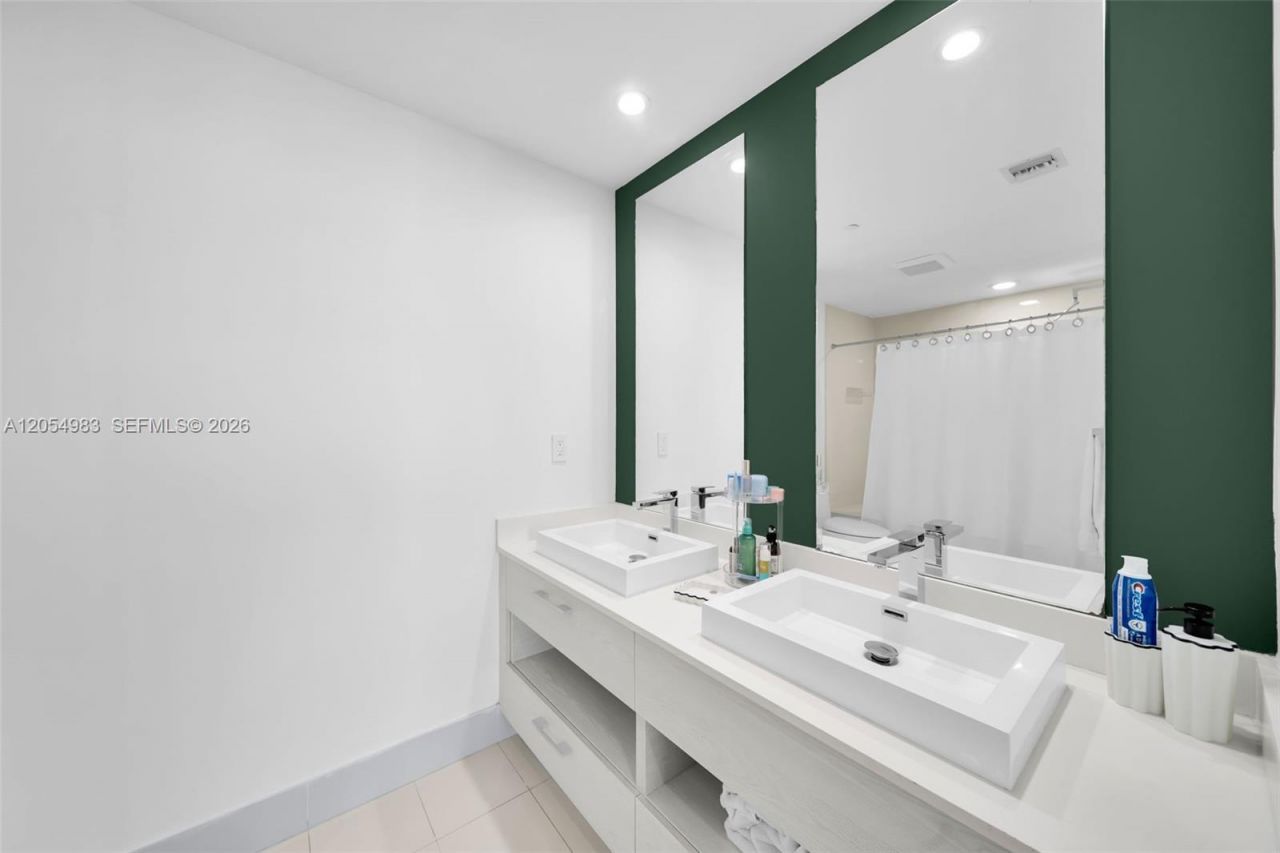 45 SW 9th St , Unit 3909, Miami, FL 33130 Photo