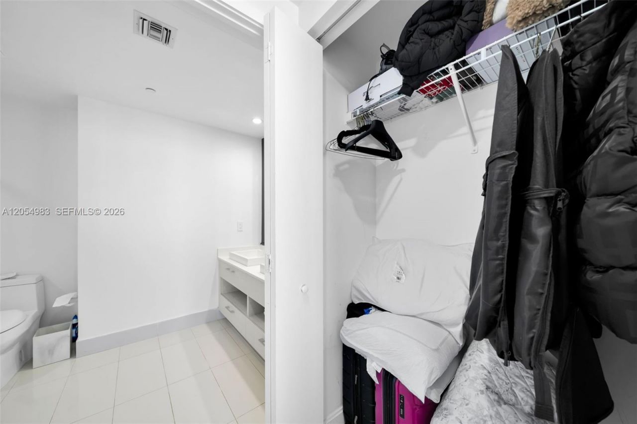 45 SW 9th St , Unit 3909, Miami, FL 33130 Photo