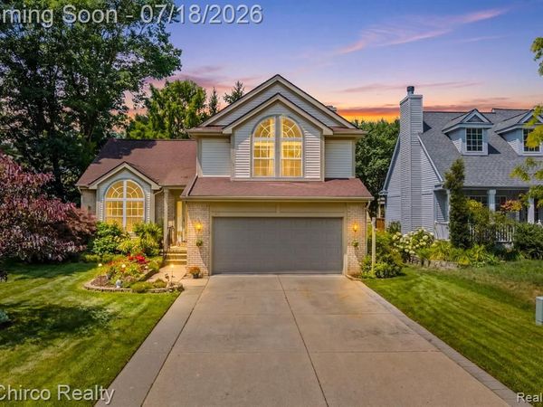 321 Forestview Drive, Waterford Twp, MI 48327