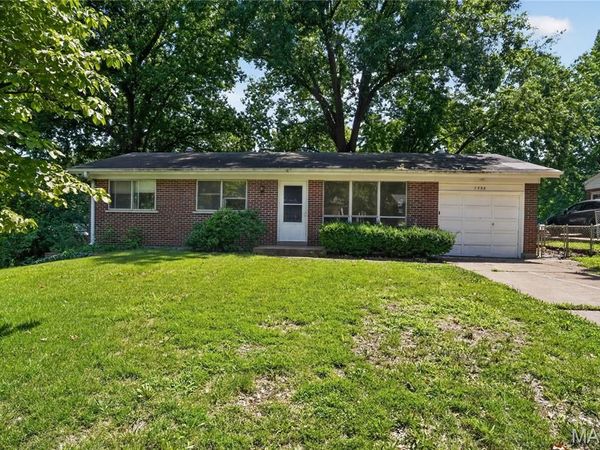 1758 Dowd Drive , Dellwood, MO 63136