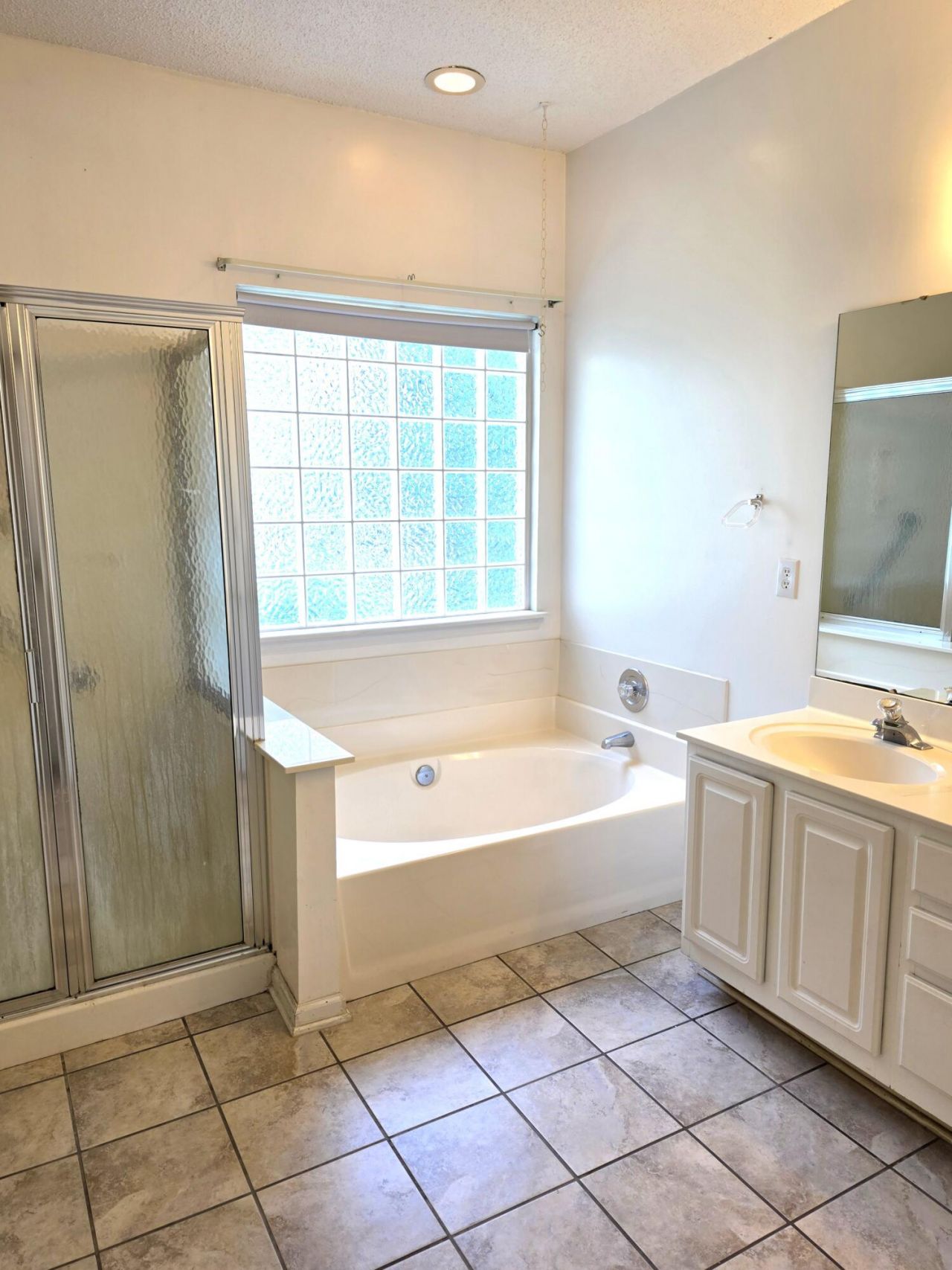108 N Pembroke Drive Photo 11