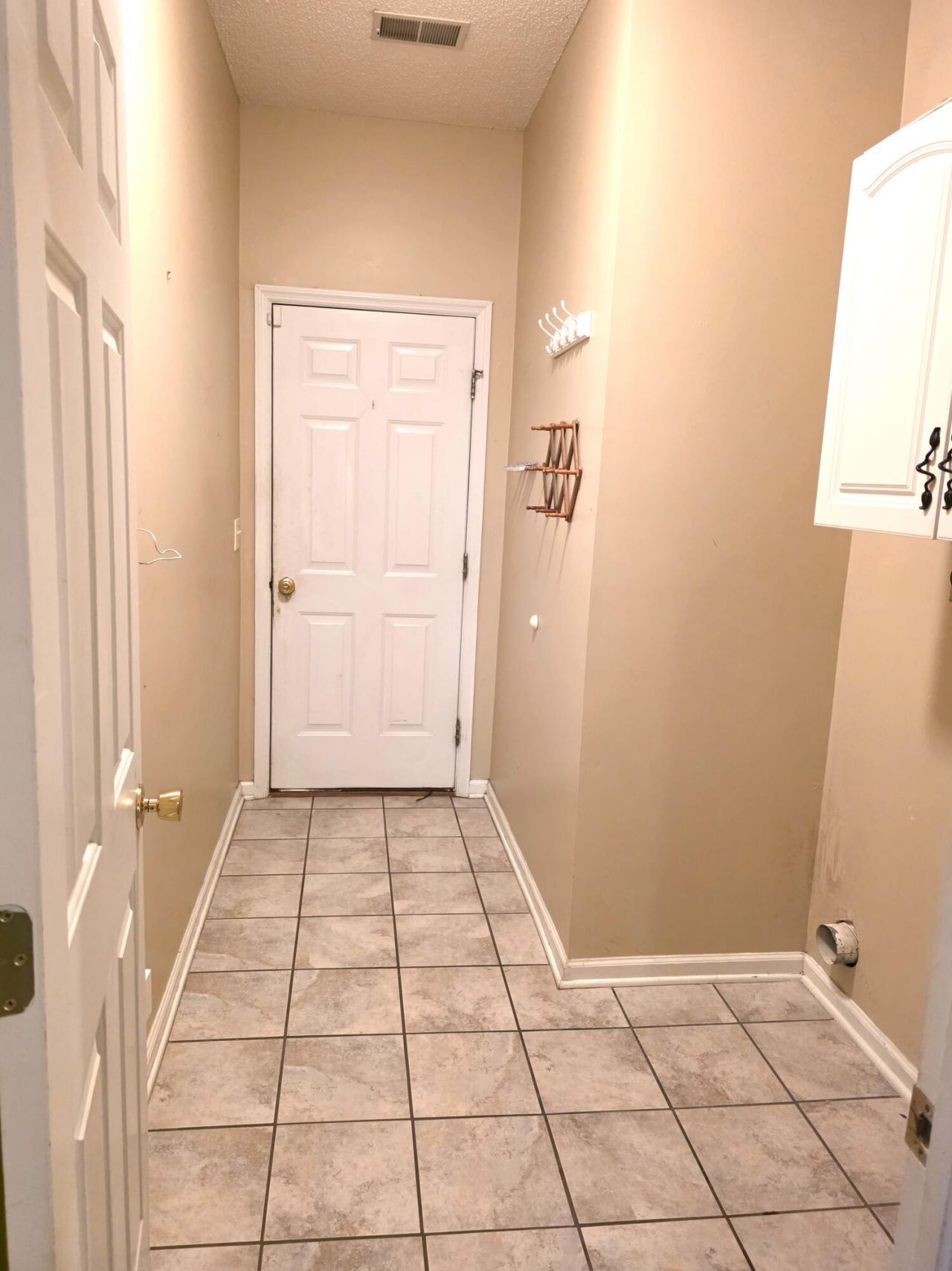108 N Pembroke Drive Photo 16