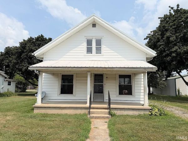 211 W North Street, Royal Center, IN 46978