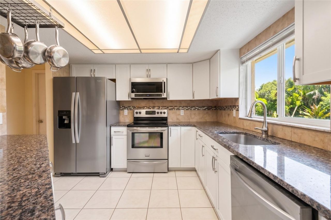 9641 Lakeside Lane, Port Richey, FL 34668 Photo