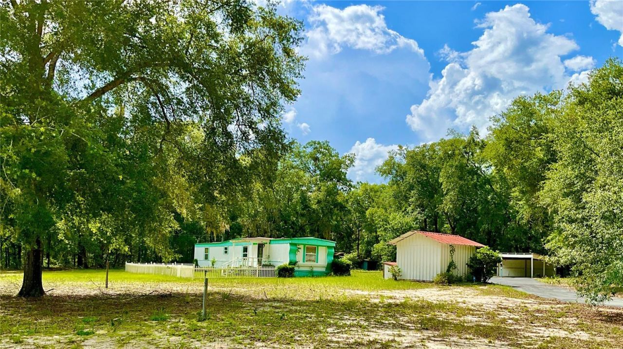 8232 Swan Lake Road , Melrose, FL 32666 Photo