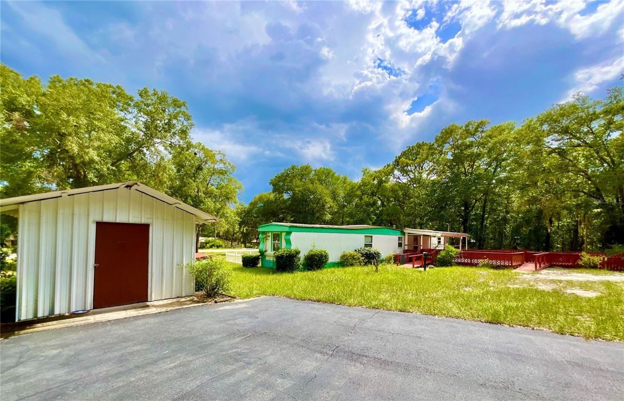 8232 Swan Lake Road , Melrose, FL 32666 Photo