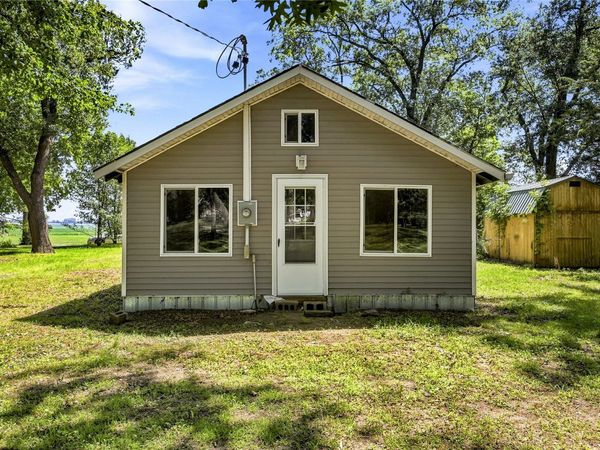 993 Ivanhoe Circle , Mt Vernon, IA 52314