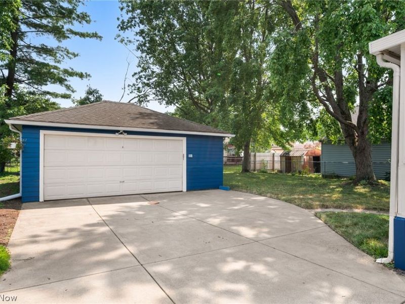 23929 Lebern Drive, North Olmsted, OH 44070 Photo 32