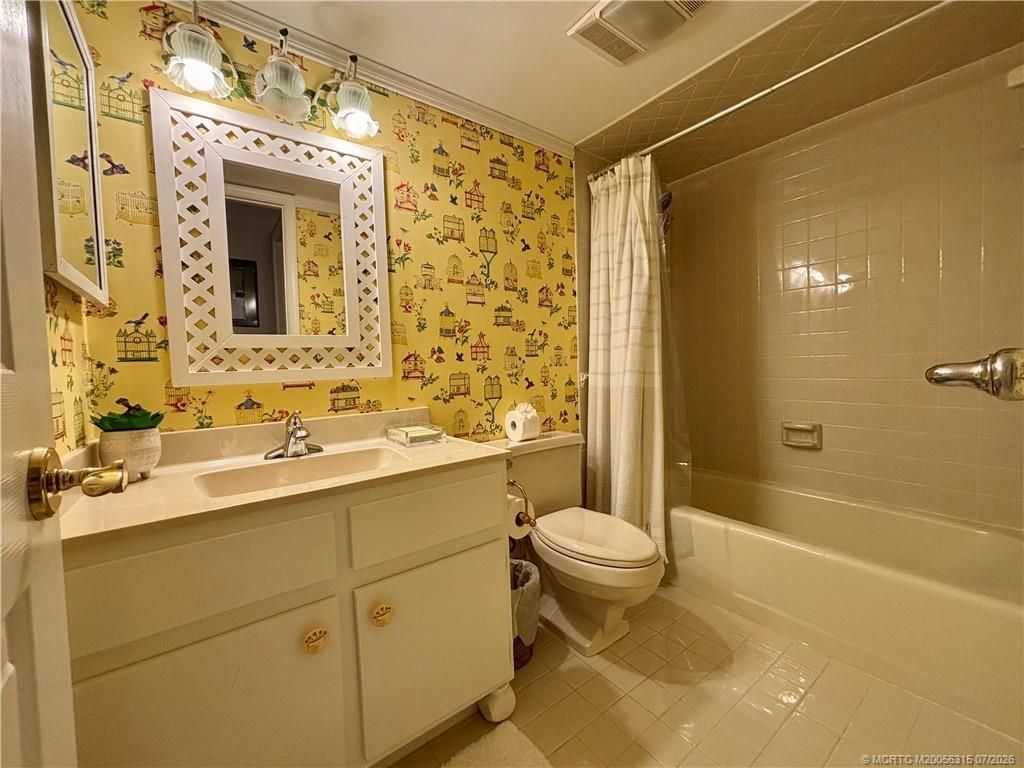 5152 SE Club Way , Unit 104, Stuart, FL 34997 Photo
