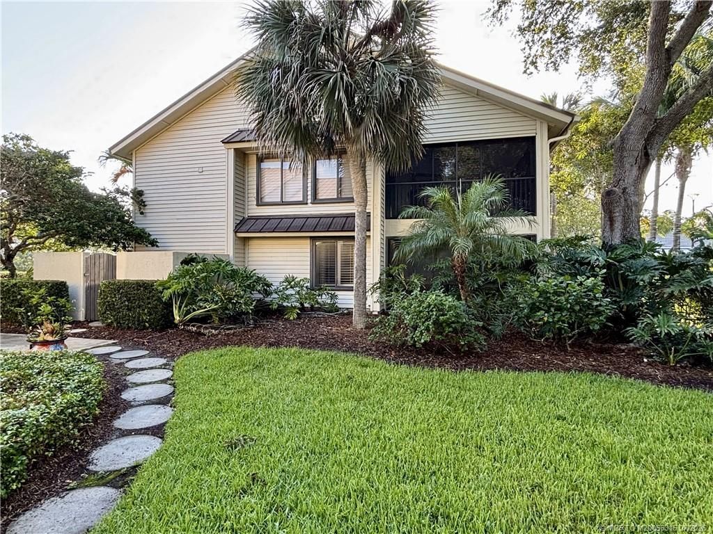5152 SE Club Way , Unit 104, Stuart, FL 34997 Photo
